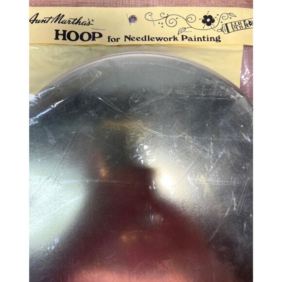 Aunt Marthas Hoop For Needlework Painting - Picture 2 of 5